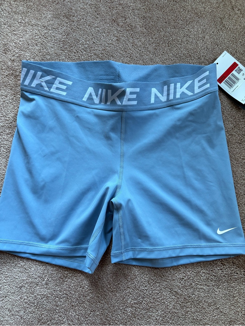 Nike Women’s tight fit volleyball shorts athletic sports size large NWT